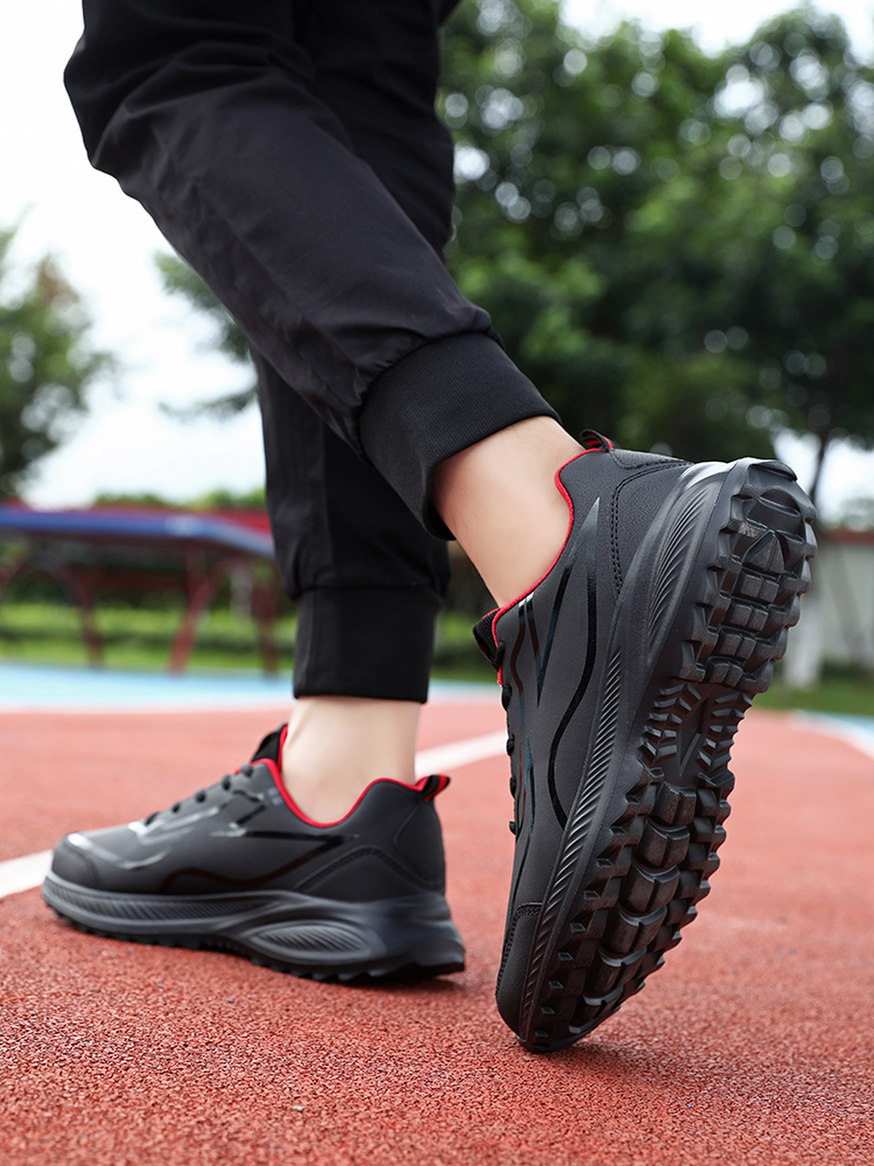 Mens Dynamic Black Sporty Sneakers