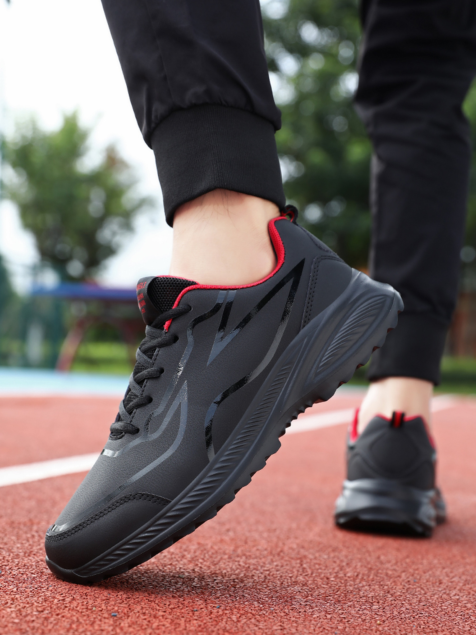 Mens Dynamic Black Sporty Sneakers