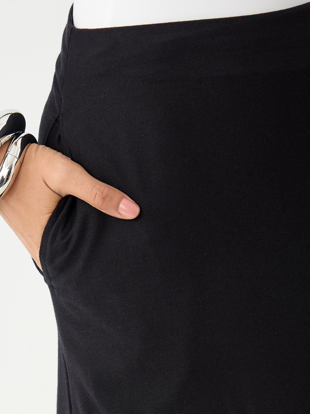 تنورة طبقات بطول الكاحل أسود