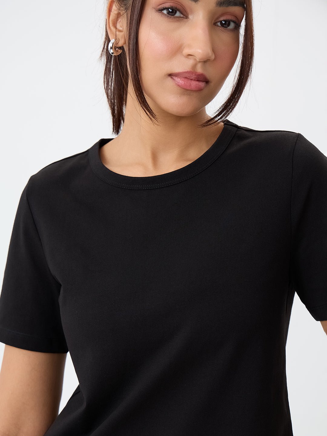 Black Solid Round Neck Short Sleeves T-Shirt