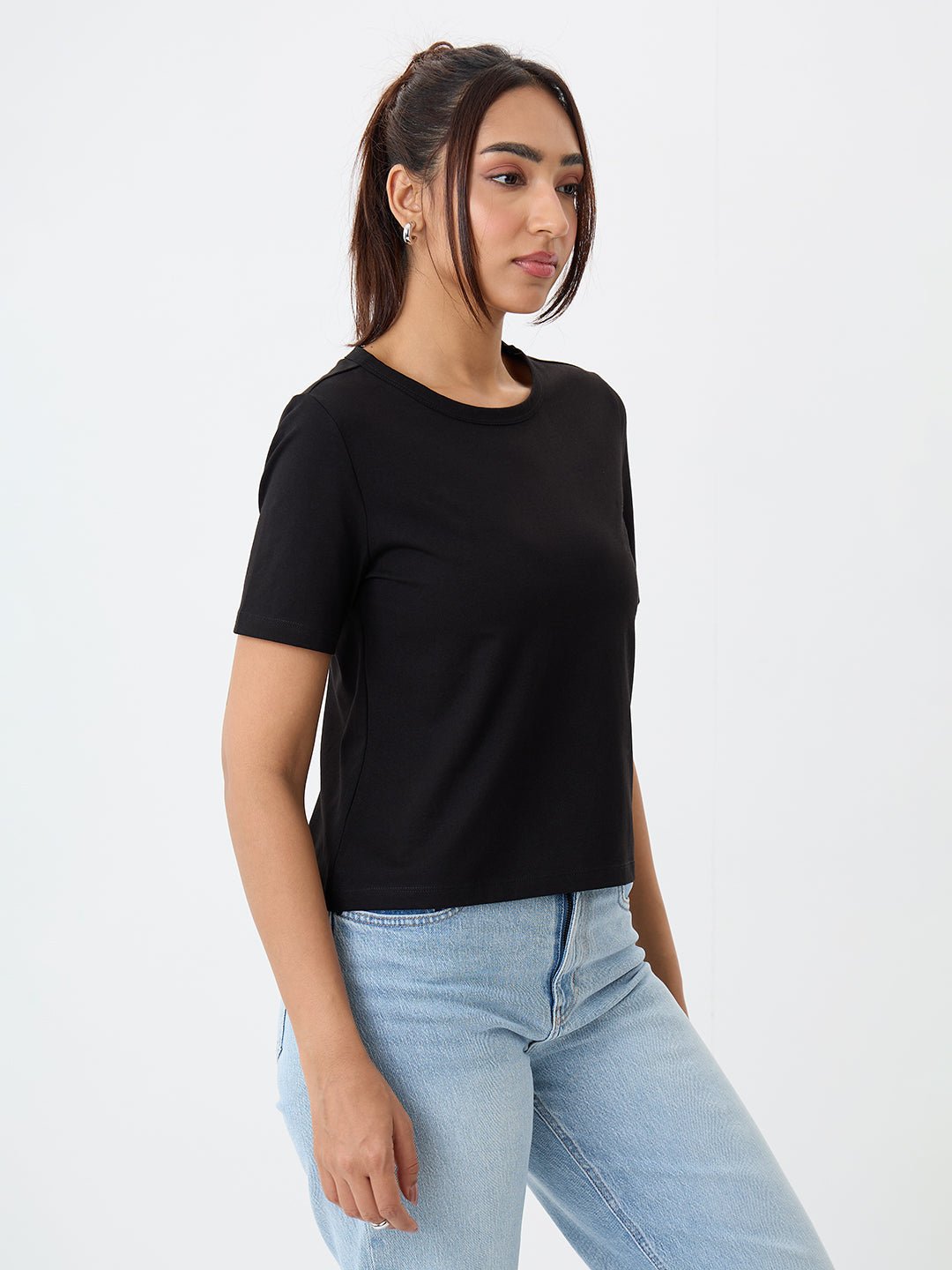 Black Solid Round Neck Short Sleeves T-Shirt