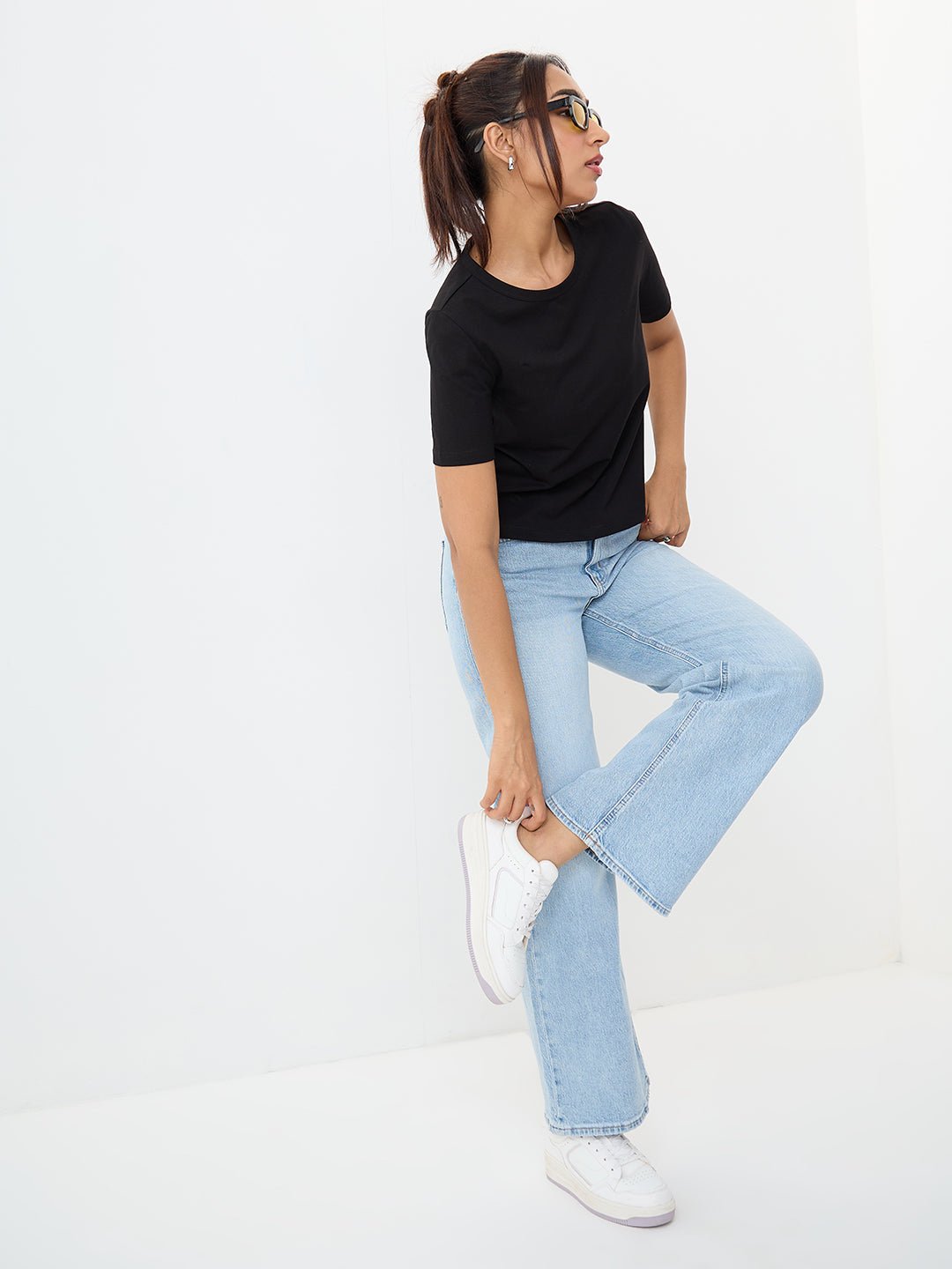 Black Solid Round Neck Short Sleeves T-Shirt