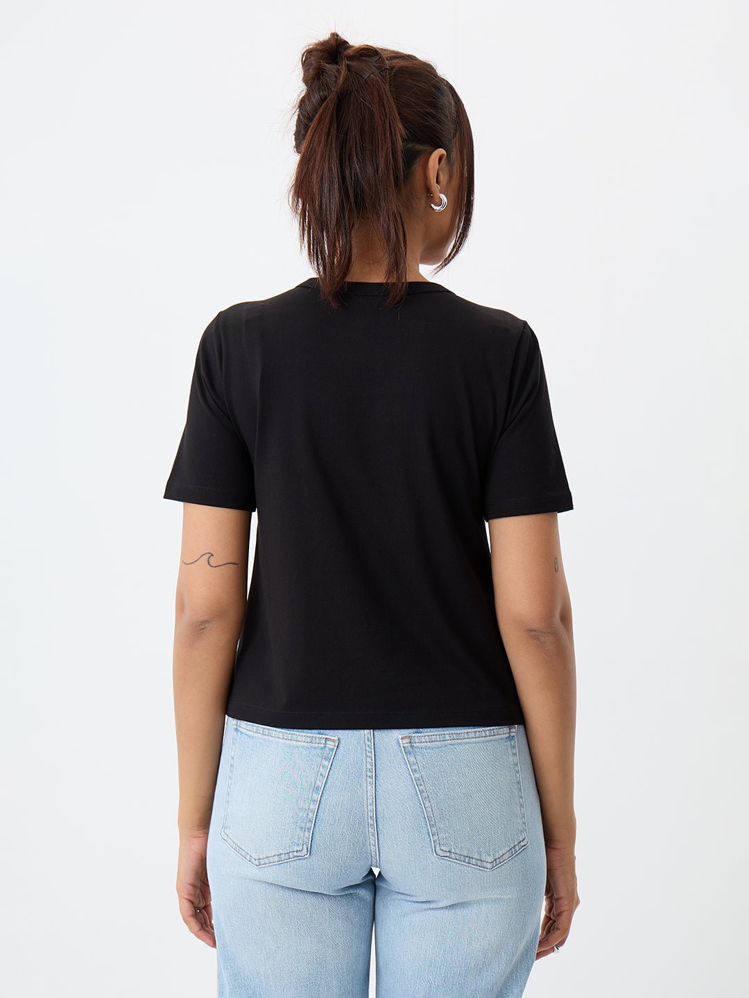 Black Solid Round Neck Short Sleeves T-Shirt