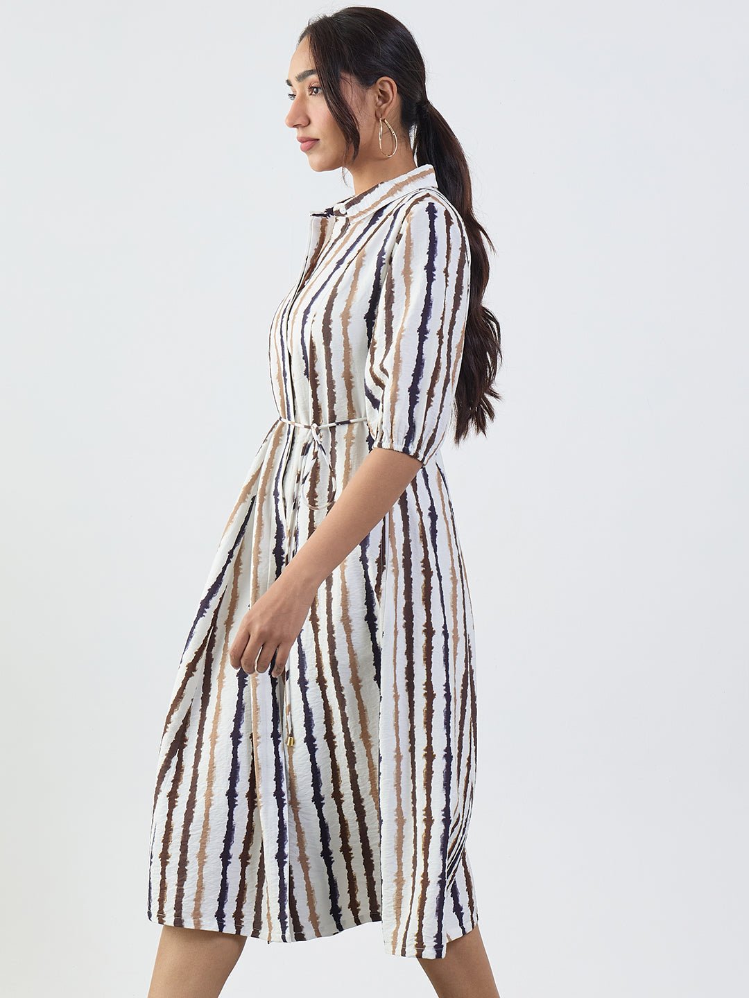 Off-White A-Line Midi Dress with Abstract Stripes and 3/4 Sleeves
