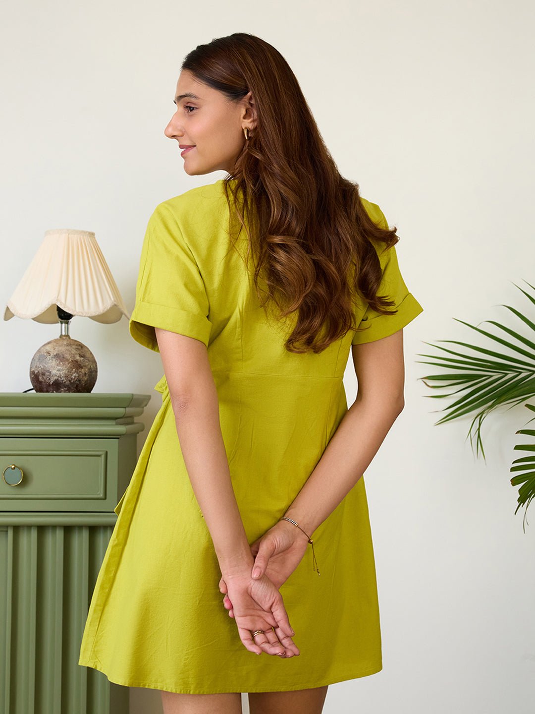 Plain Green Wrap Mini Dress with Short Sleeves - Daytime Elegance