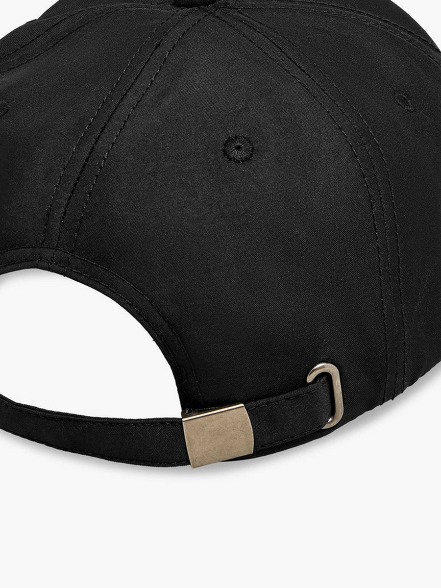 Men Cap with Buckled Strap Closure
