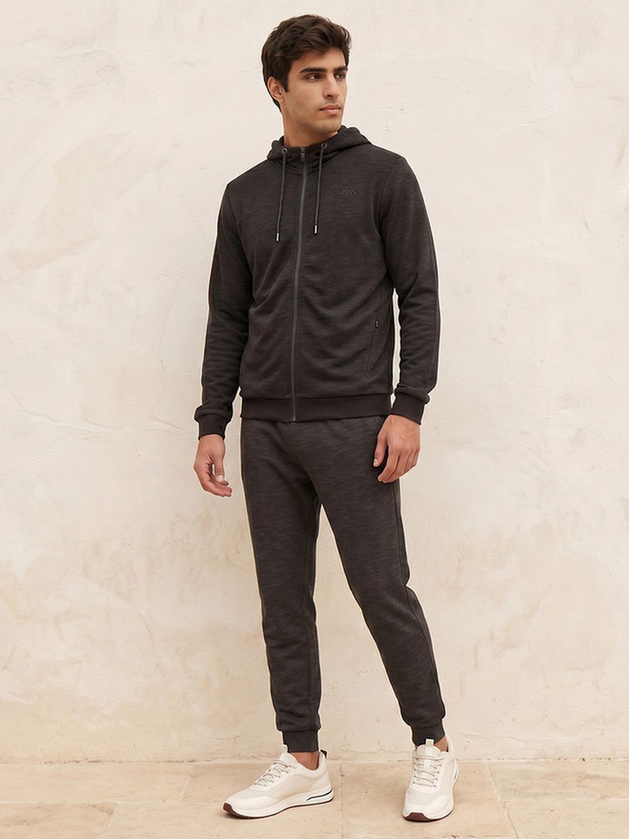 Non-Stretchable Hoodie