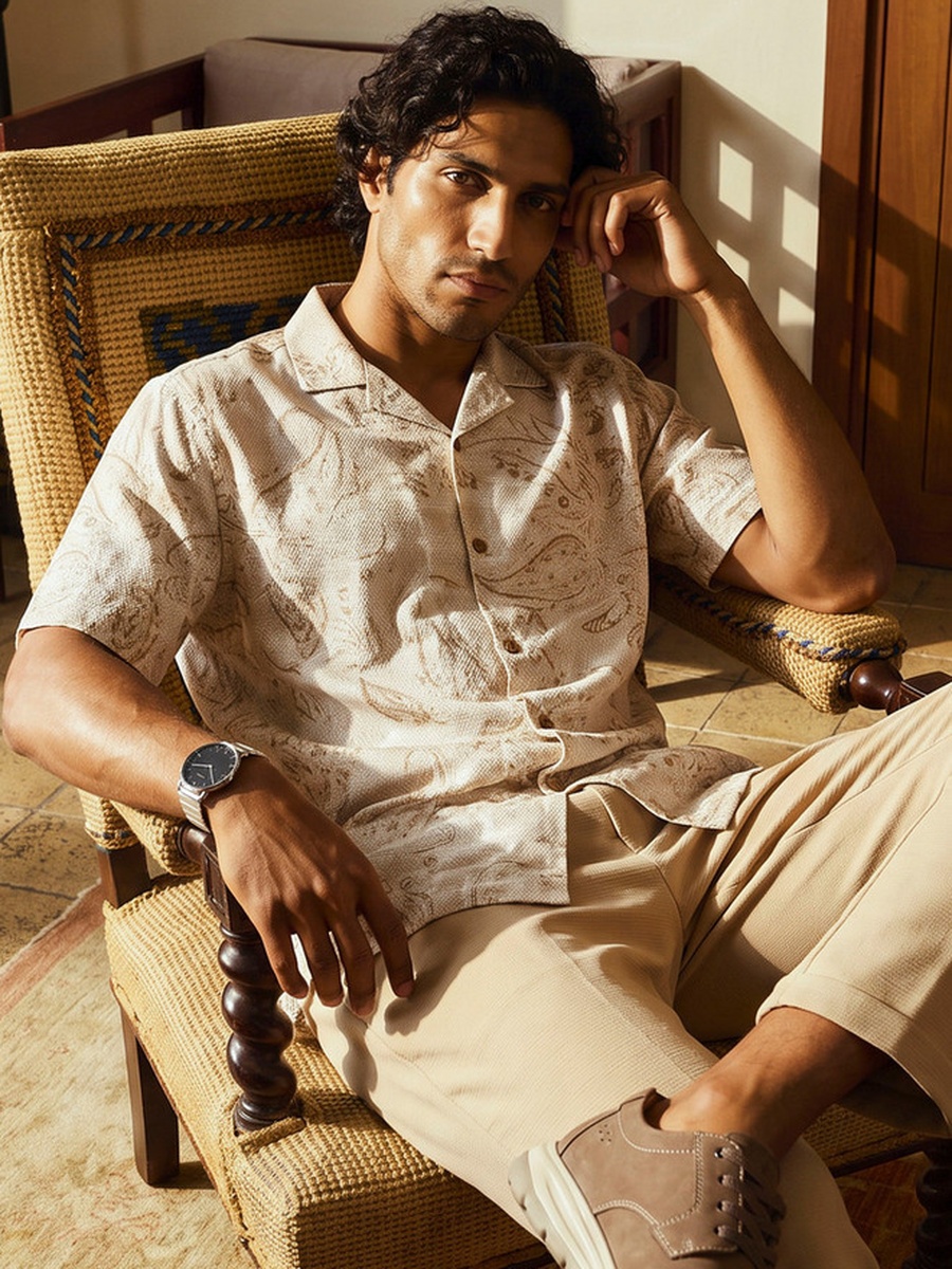 Regular Fit Collared Popcorn Print Short Sleeves Shirt
