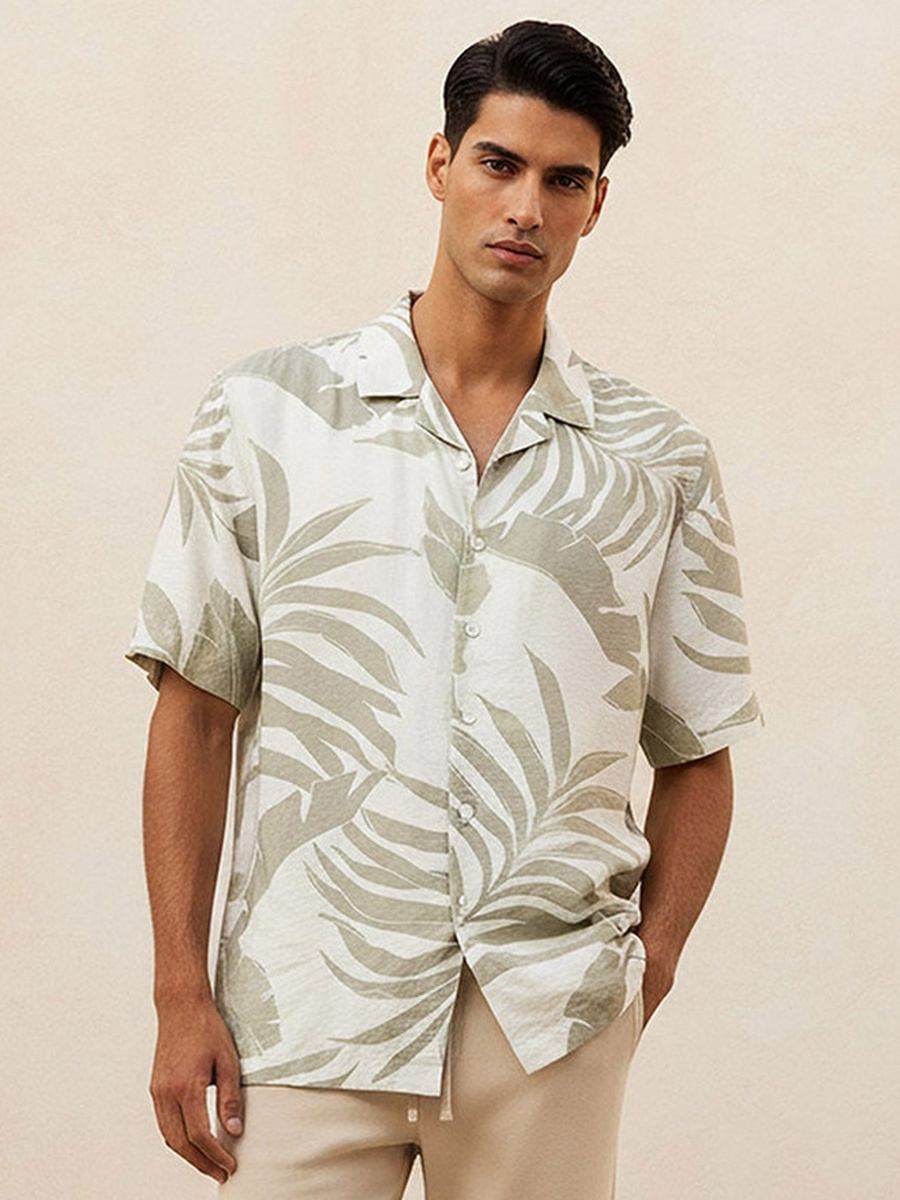 Regular Fit Collared Printed Short Sleeves Resort Shirt