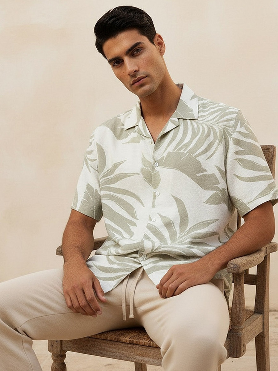 Regular Fit Collared Printed Short Sleeves Resort Shirt