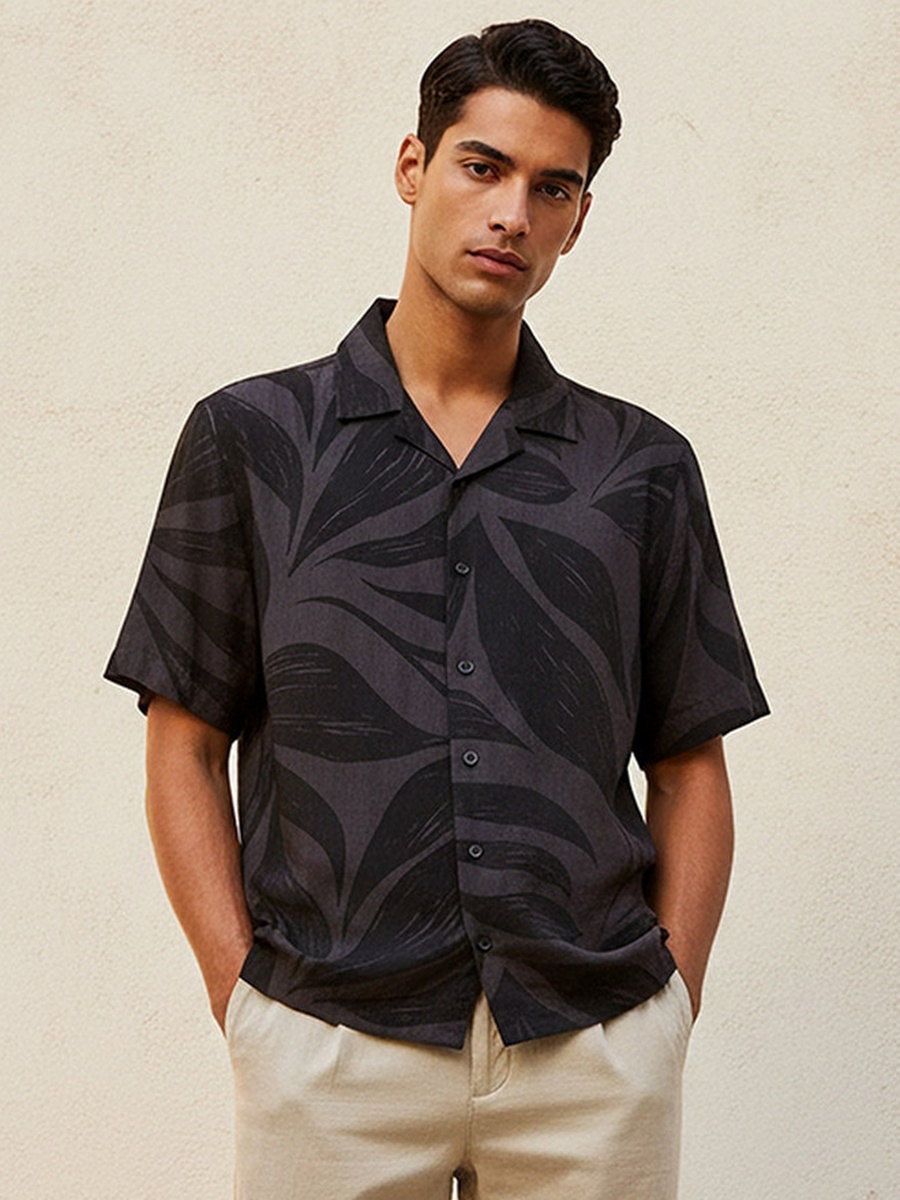Regular Fit Collared Printed Short Sleeves Resort Shirt