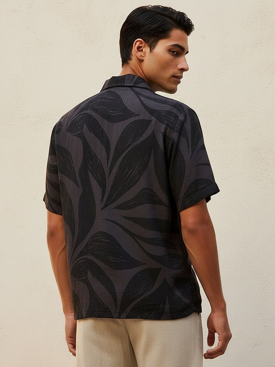 Regular Fit Collared Printed Short Sleeves Resort Shirt