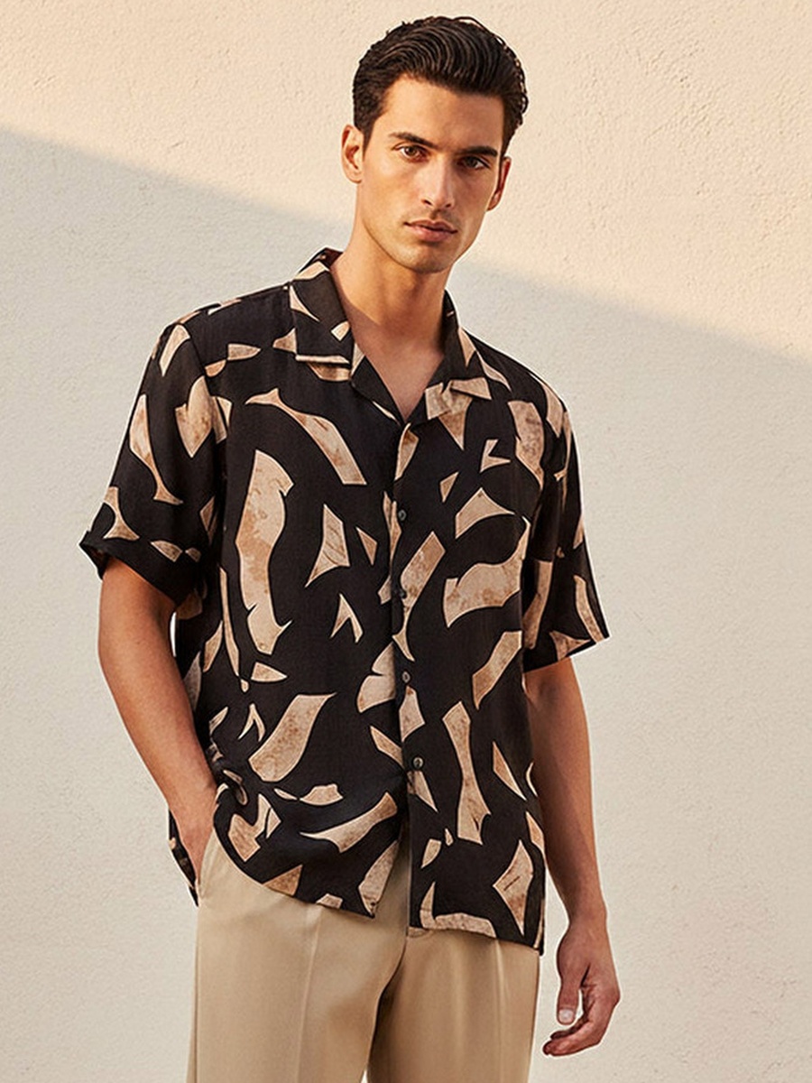 Regular Fit Collared Printed Short Sleeves Resort Shirt