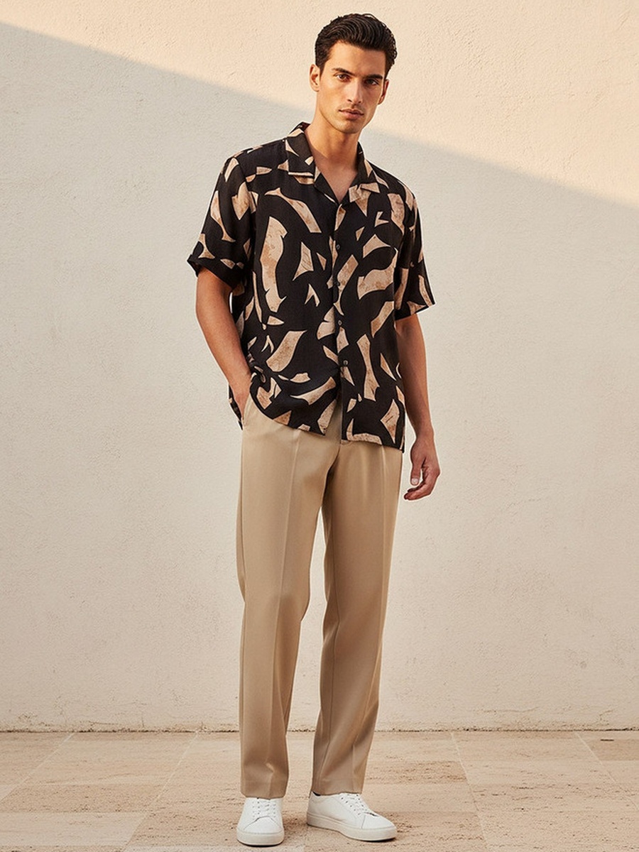 Regular Fit Collared Printed Short Sleeves Resort Shirt