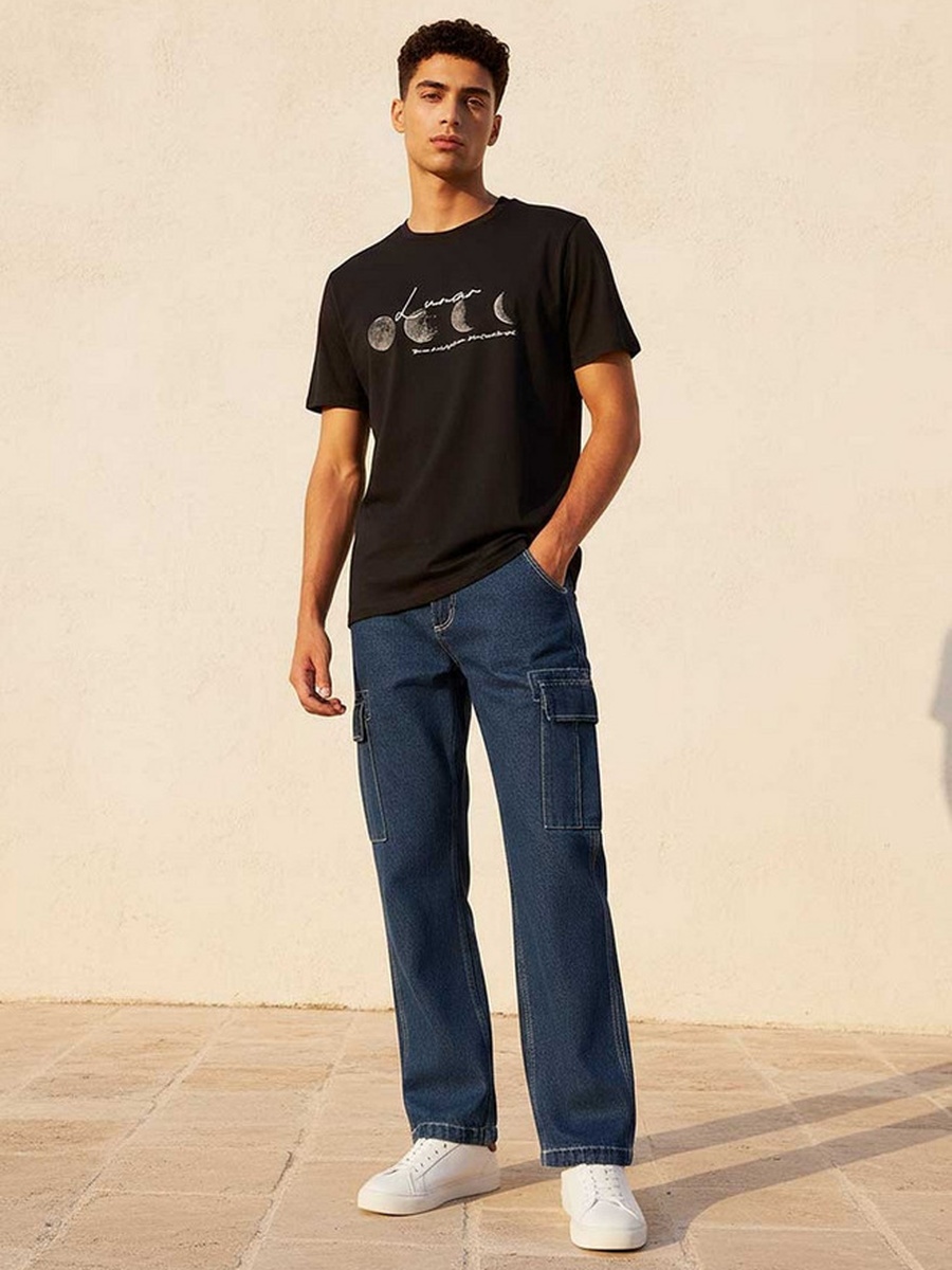 Slim Fit Crew Neck Short Sleeves Lunar Print T-Shirt