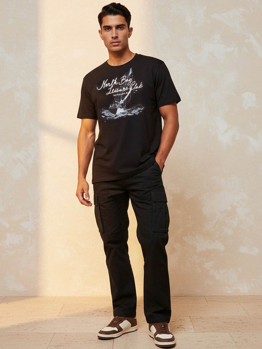 Men Slim Fit Crew Neck Short Sleeves Graphic Print T-Shirt