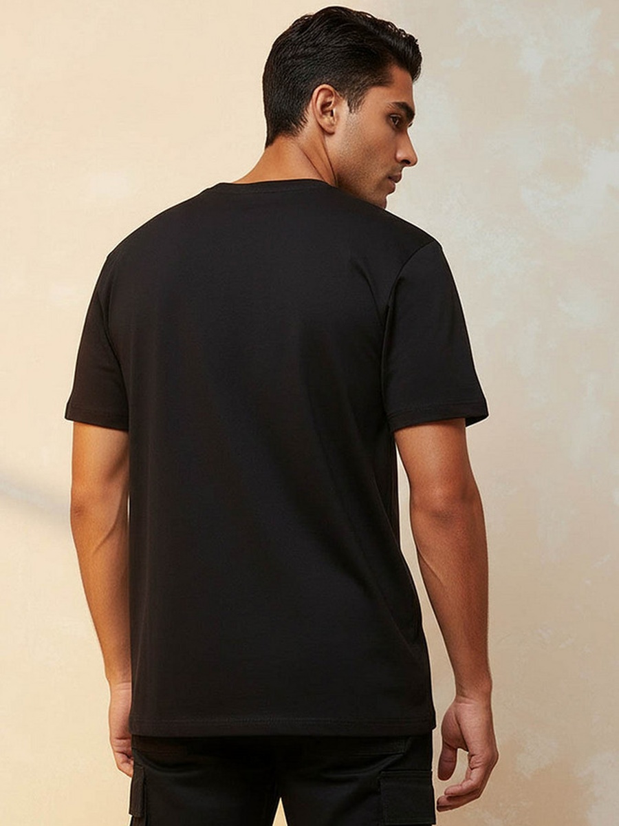 Men Slim Fit Crew Neck Short Sleeves Graphic Print T-Shirt