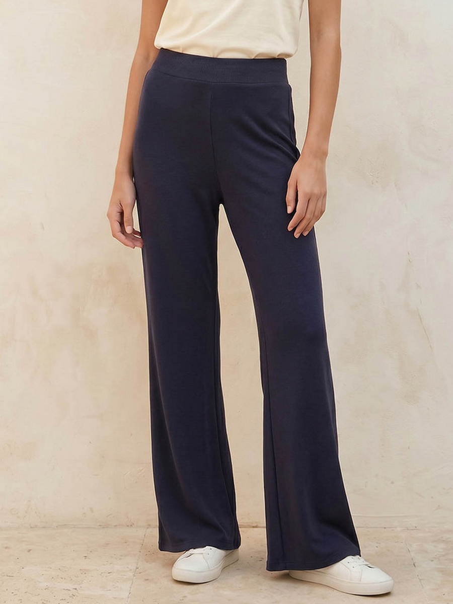 Mid-Rise Leggings with Flared Hem