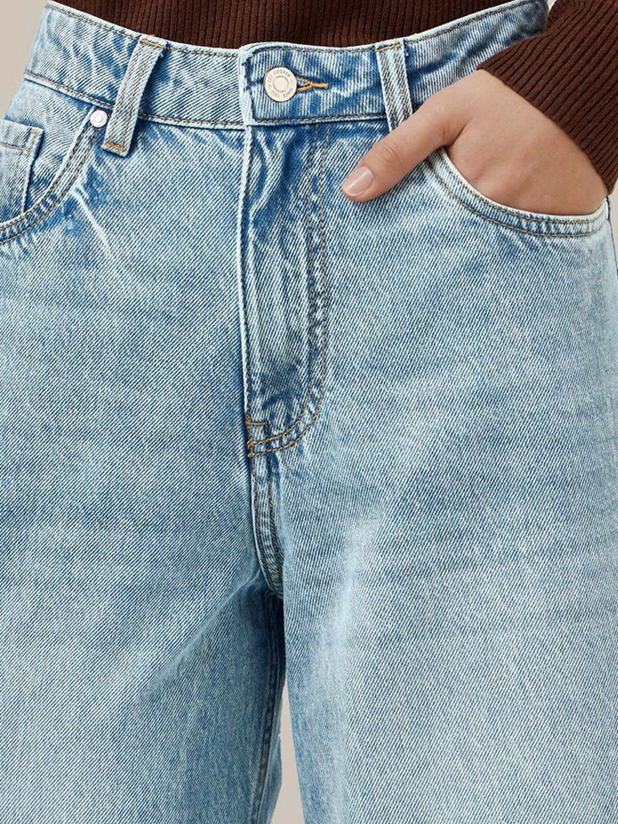 Wide Leg Jeans with Pockets