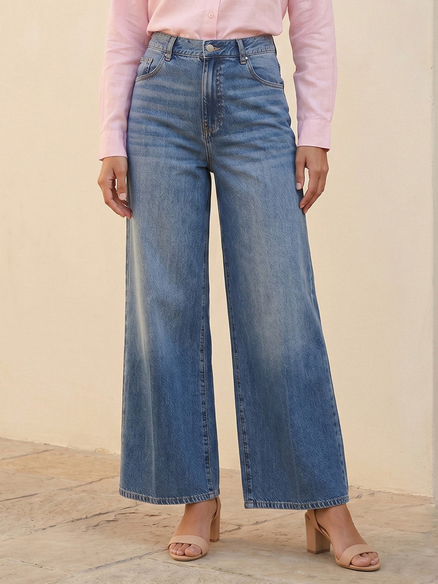 Straight Fit High Waist Jeans with Pockets