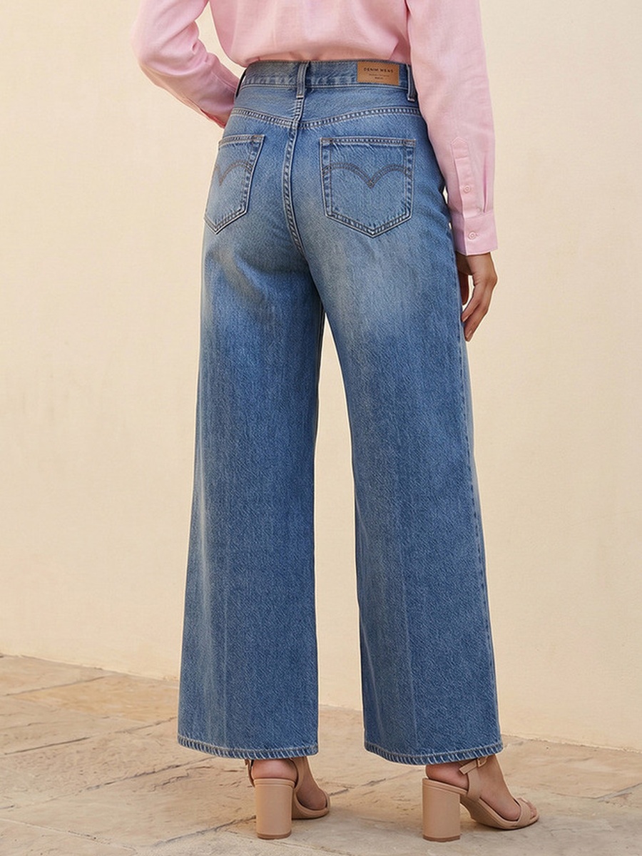Straight Fit High Waist Jeans with Pockets