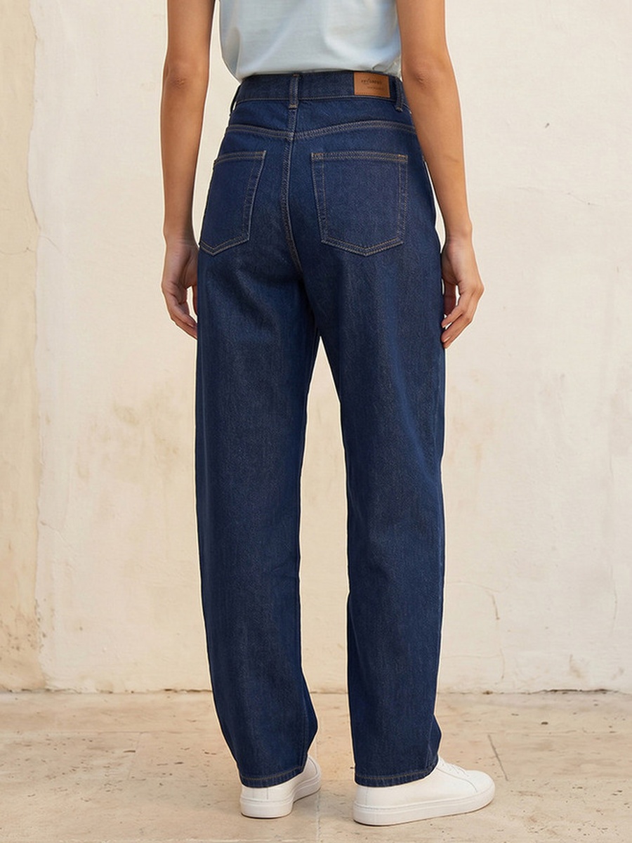 Barrel Fit Button Closure Cotton Twisted Seam Jeans