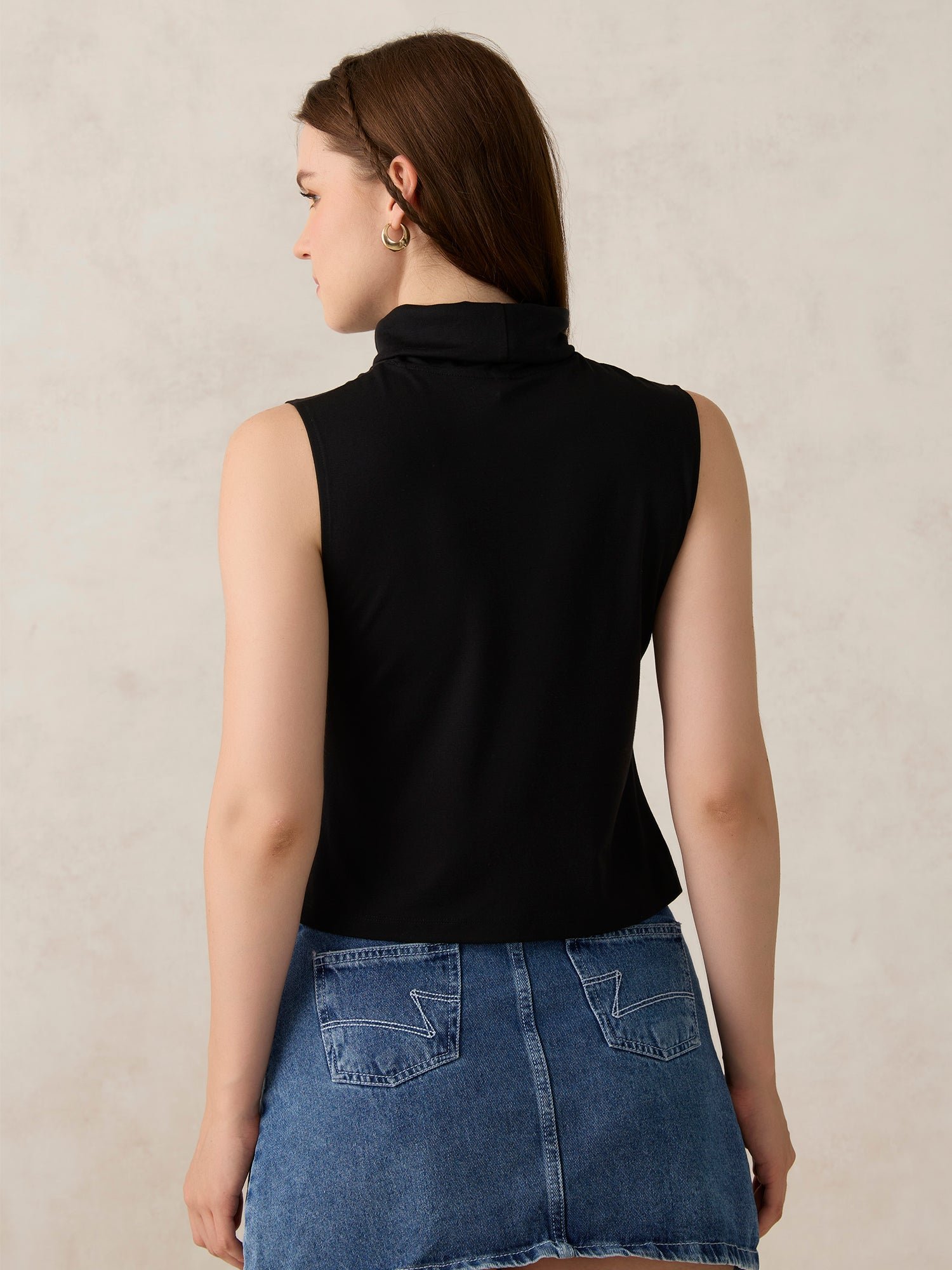 Black Sleeveless High Neck Tank Top