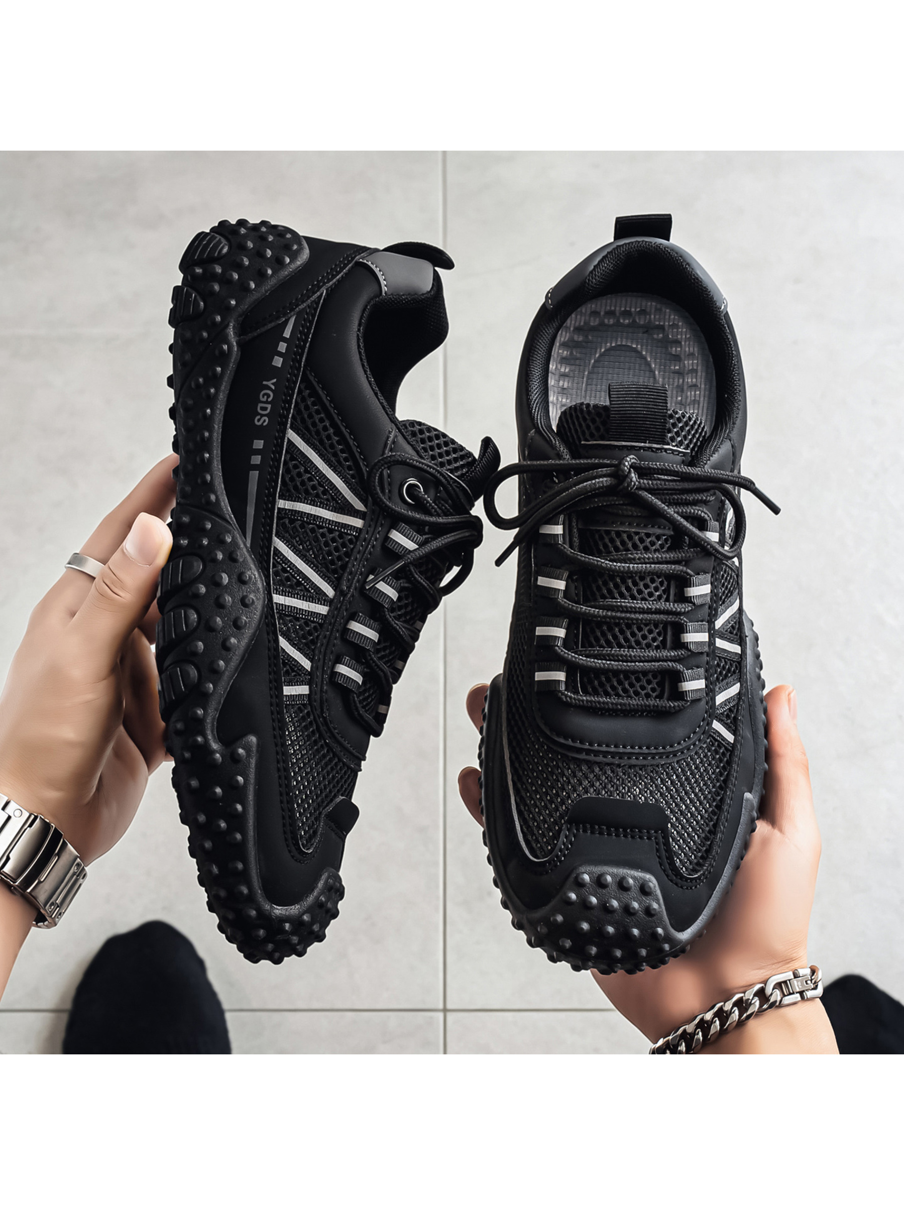 Mesh Sports-Style Sneakers