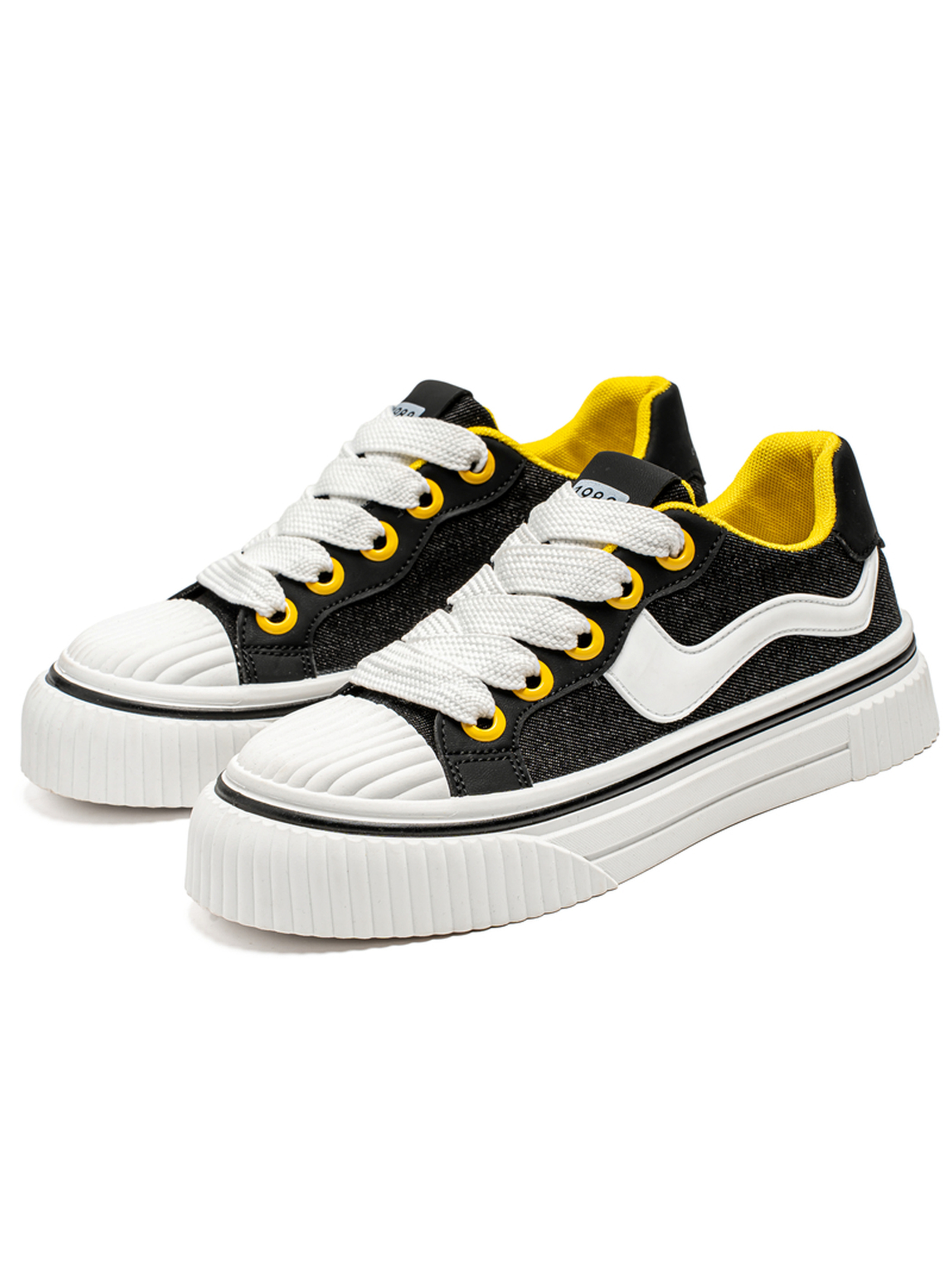 Contrast Tab Casual Sneakers