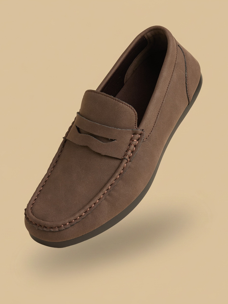 Cutout Detail Slip-On Shoes