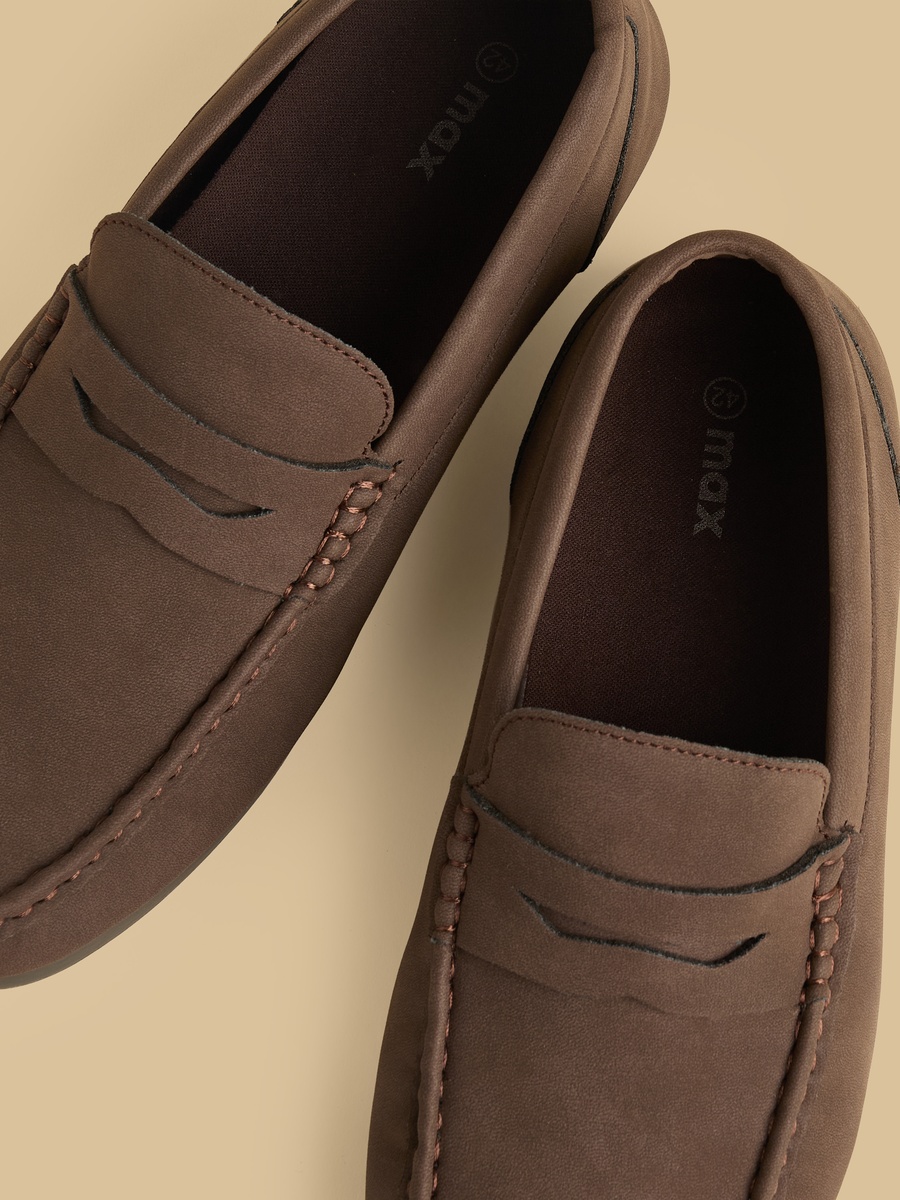 Cutout Detail Slip-On Shoes