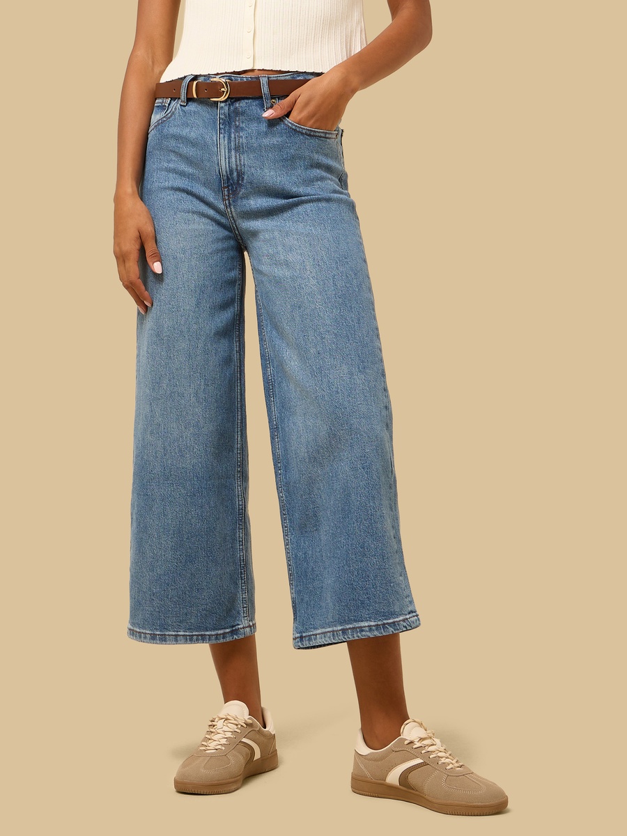 Cropped Wide Leg Jeans with Belt