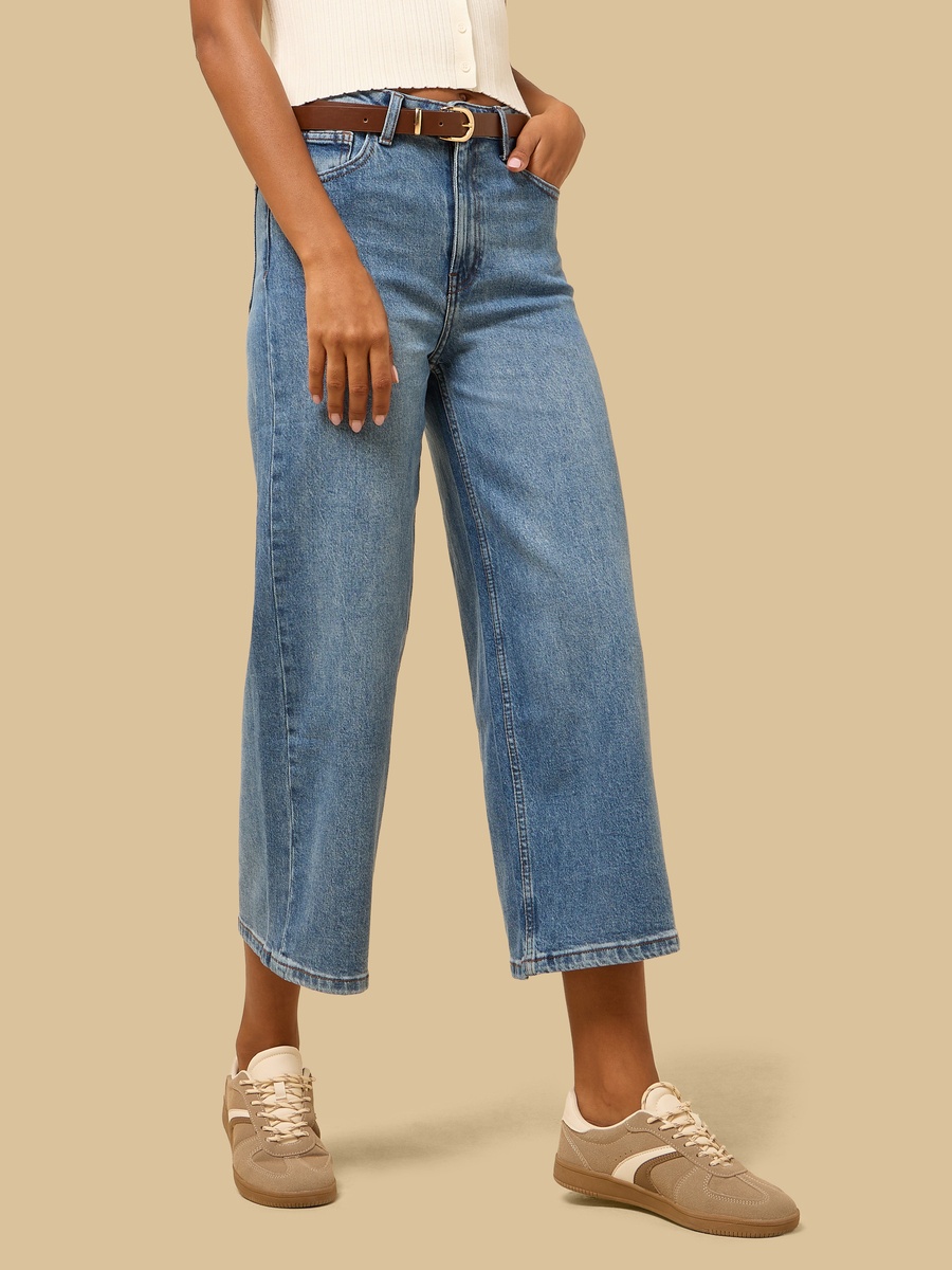 Cropped Wide Leg Jeans with Belt