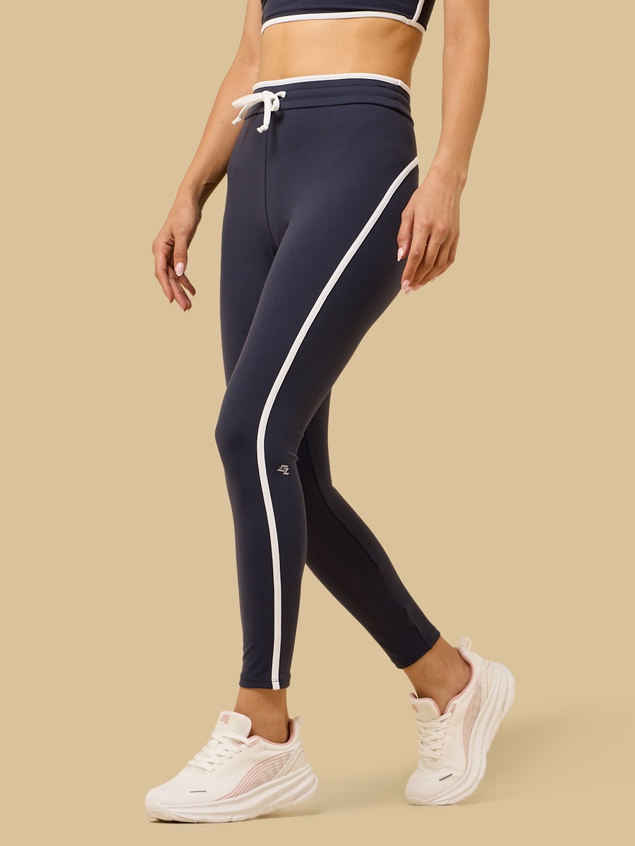 Comfort Fit Leggings with Tape Detail
