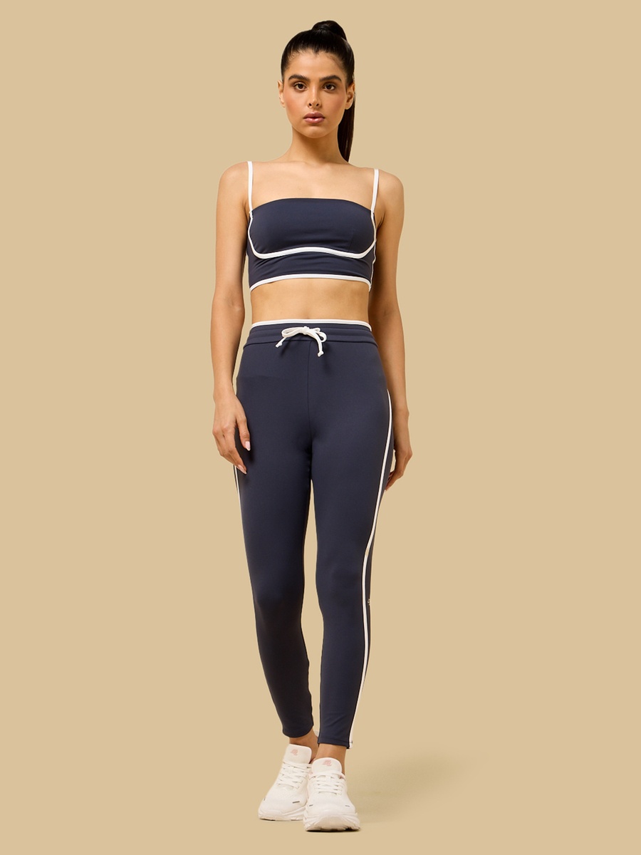 Comfort Fit Leggings with Tape Detail