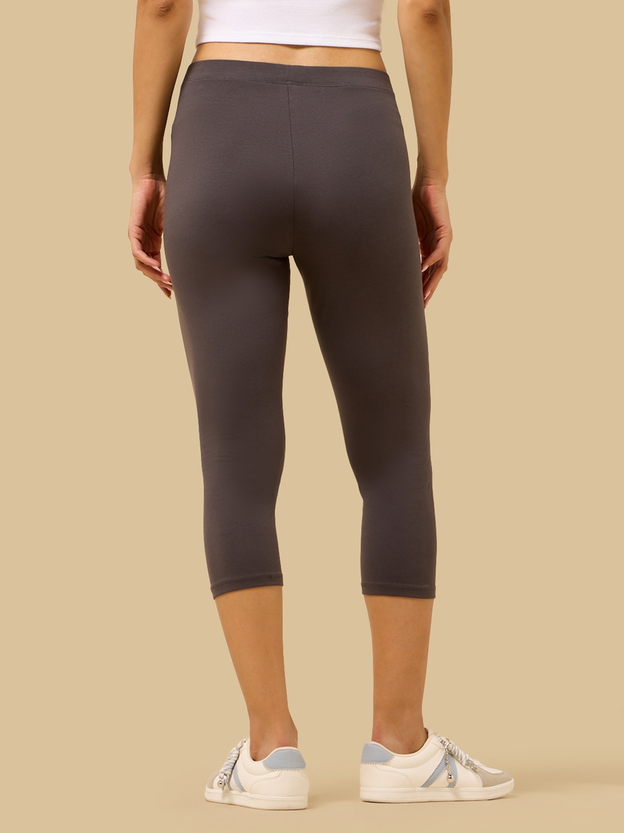 Mid-Rise 3/4 Leggings