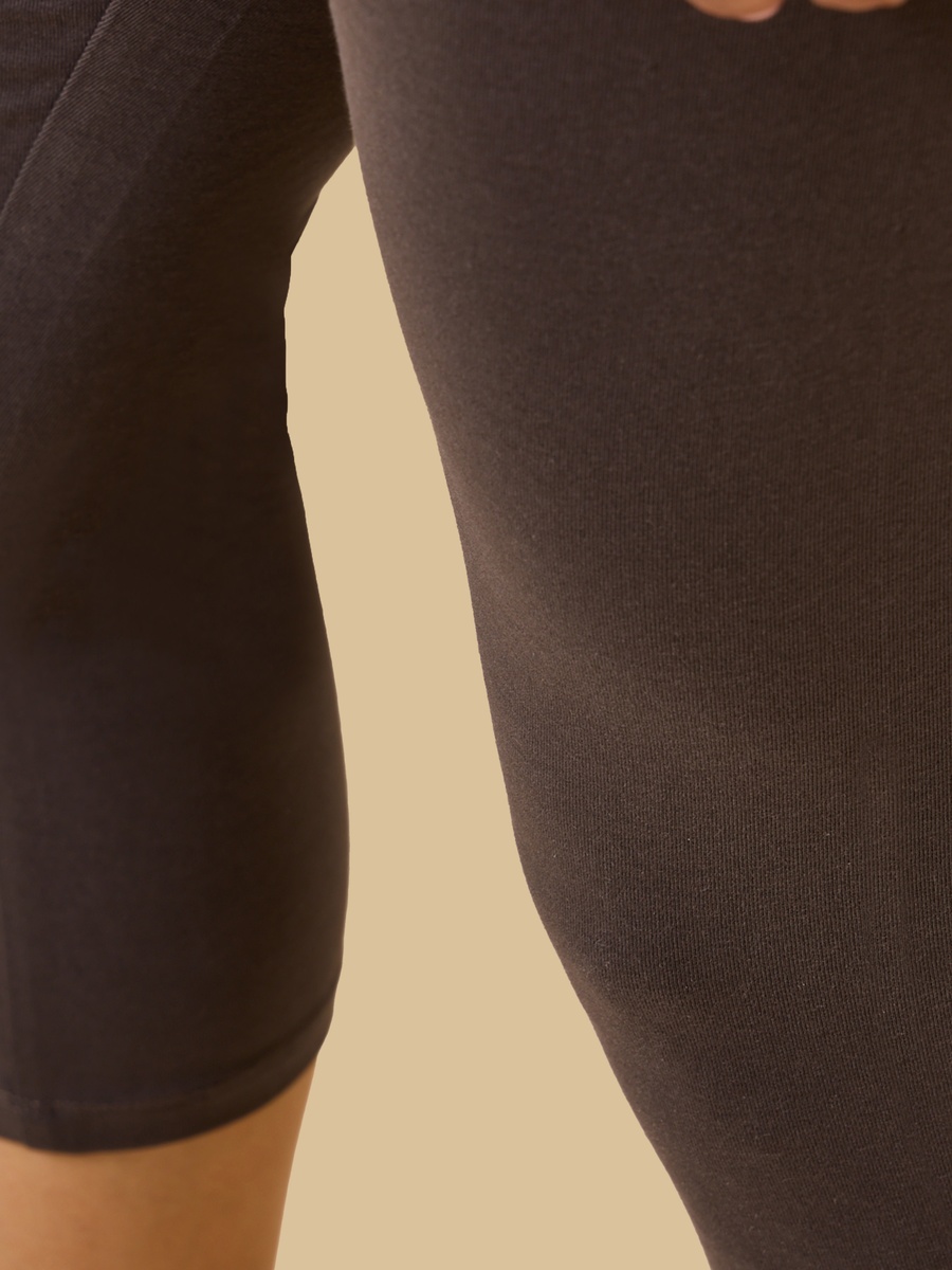 Mid-Rise 3/4 Leggings