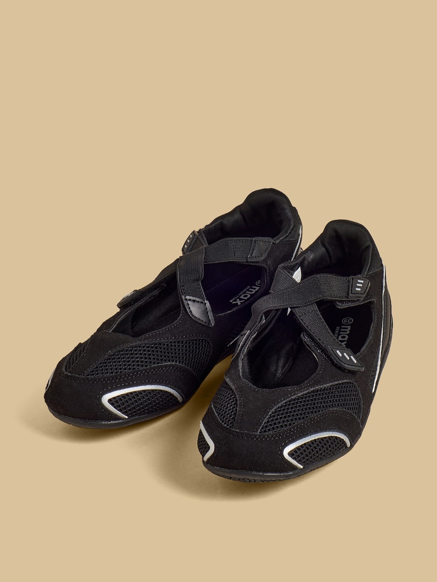 Textured Sports Shoes with Hook and Loop Closure