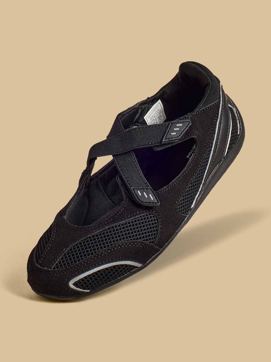 Textured Sports Shoes with Hook and Loop Closure