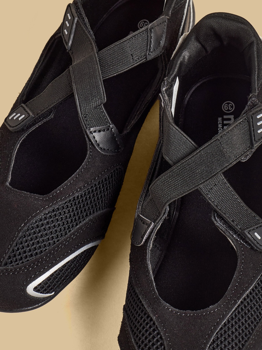 Textured Sports Shoes with Hook and Loop Closure