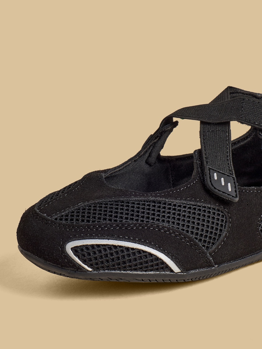 Textured Sports Shoes with Hook and Loop Closure
