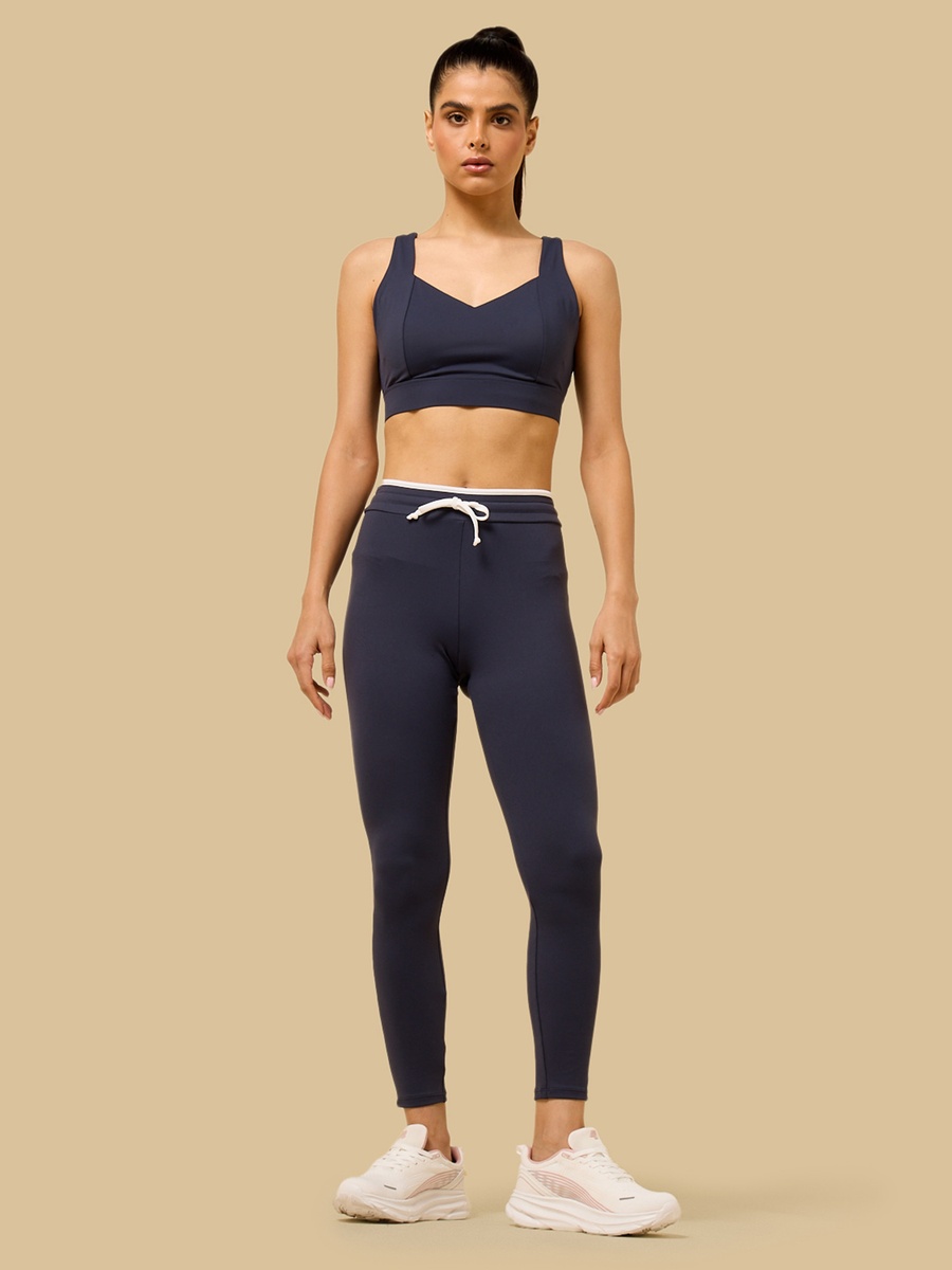 حمالة صدر ضاغطة بتصميم ألواح