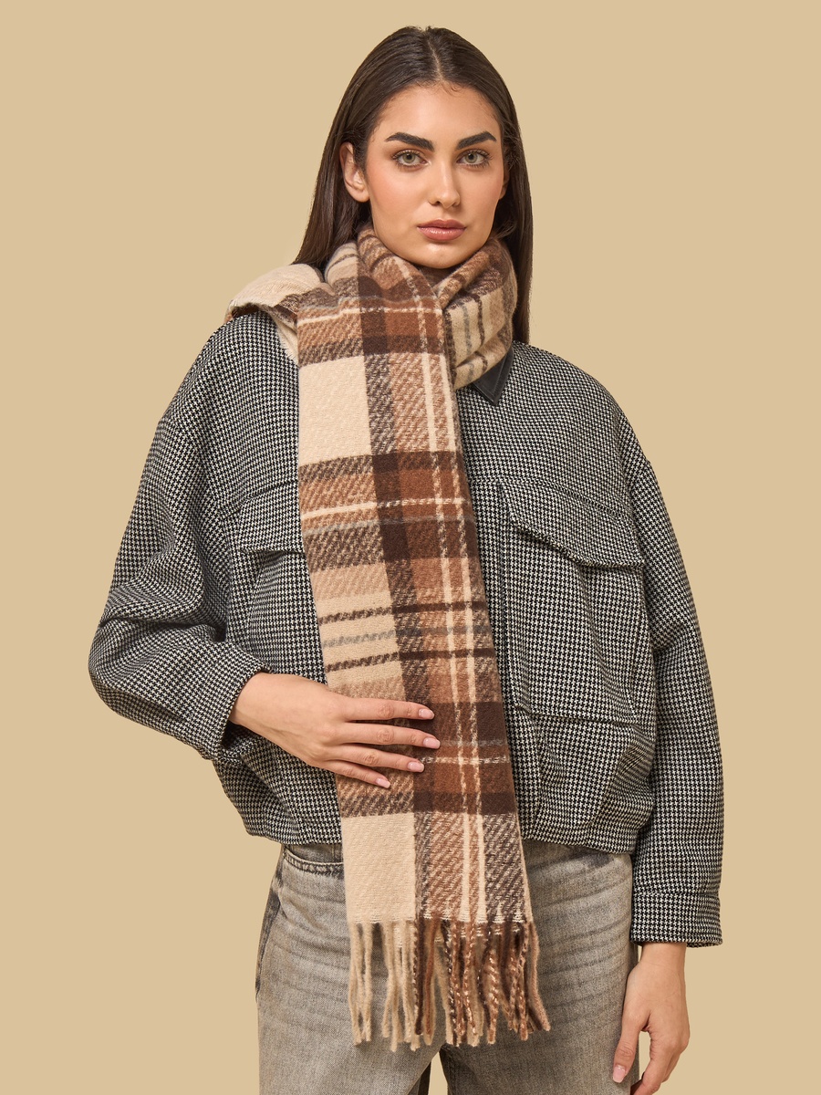 Checked Scarf with Tassel Detail