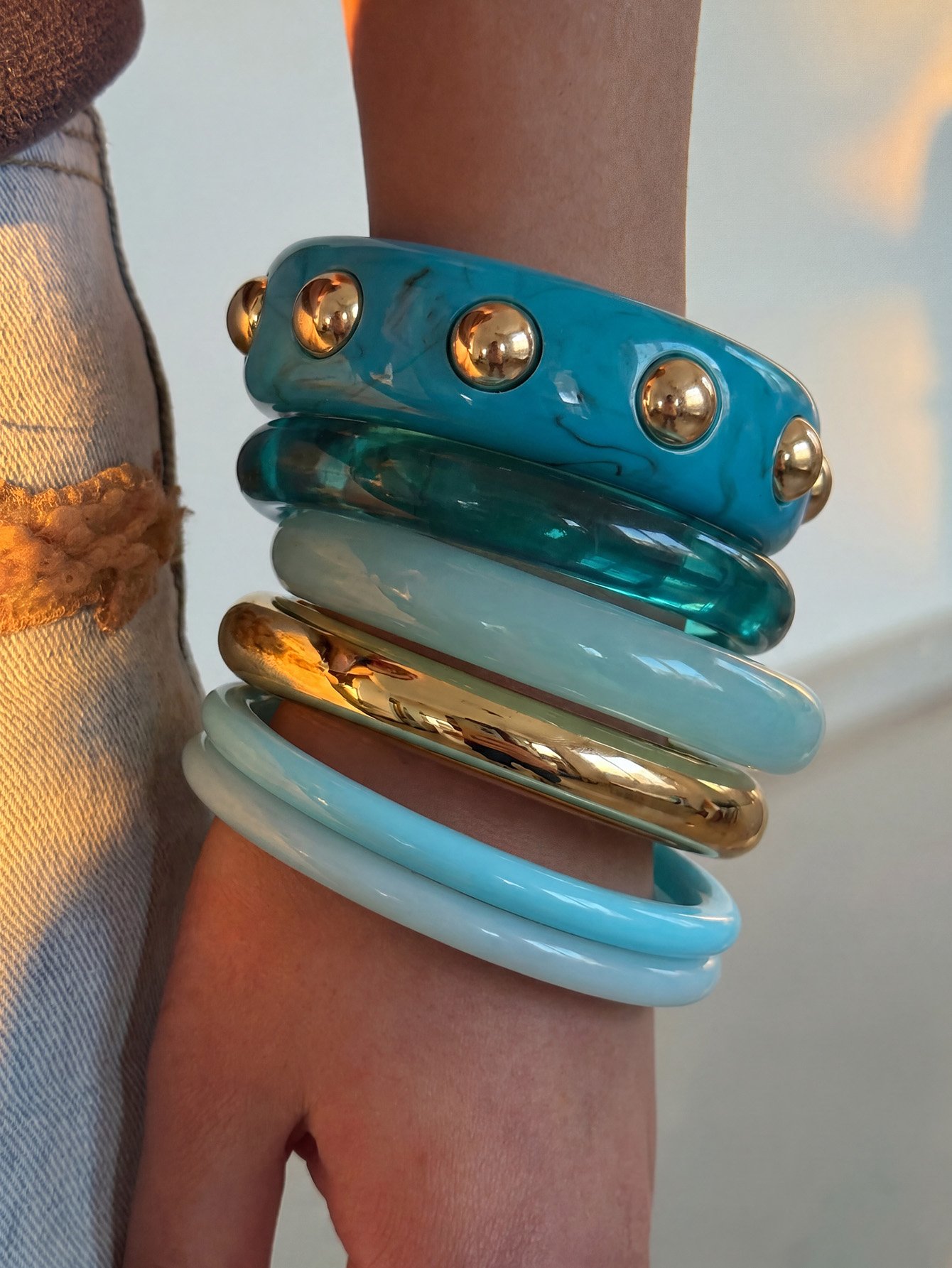 Pack of 6 - Aqua and Gold Rone Bangle 