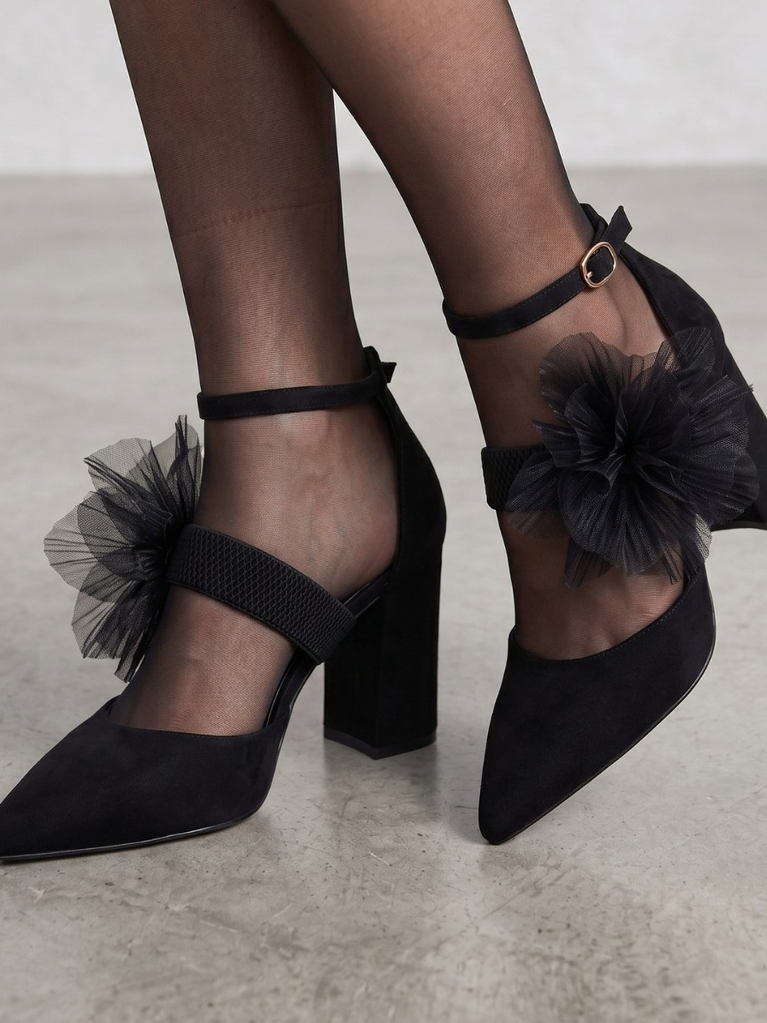 Black Mesh Flower Mid-Heel Pumps