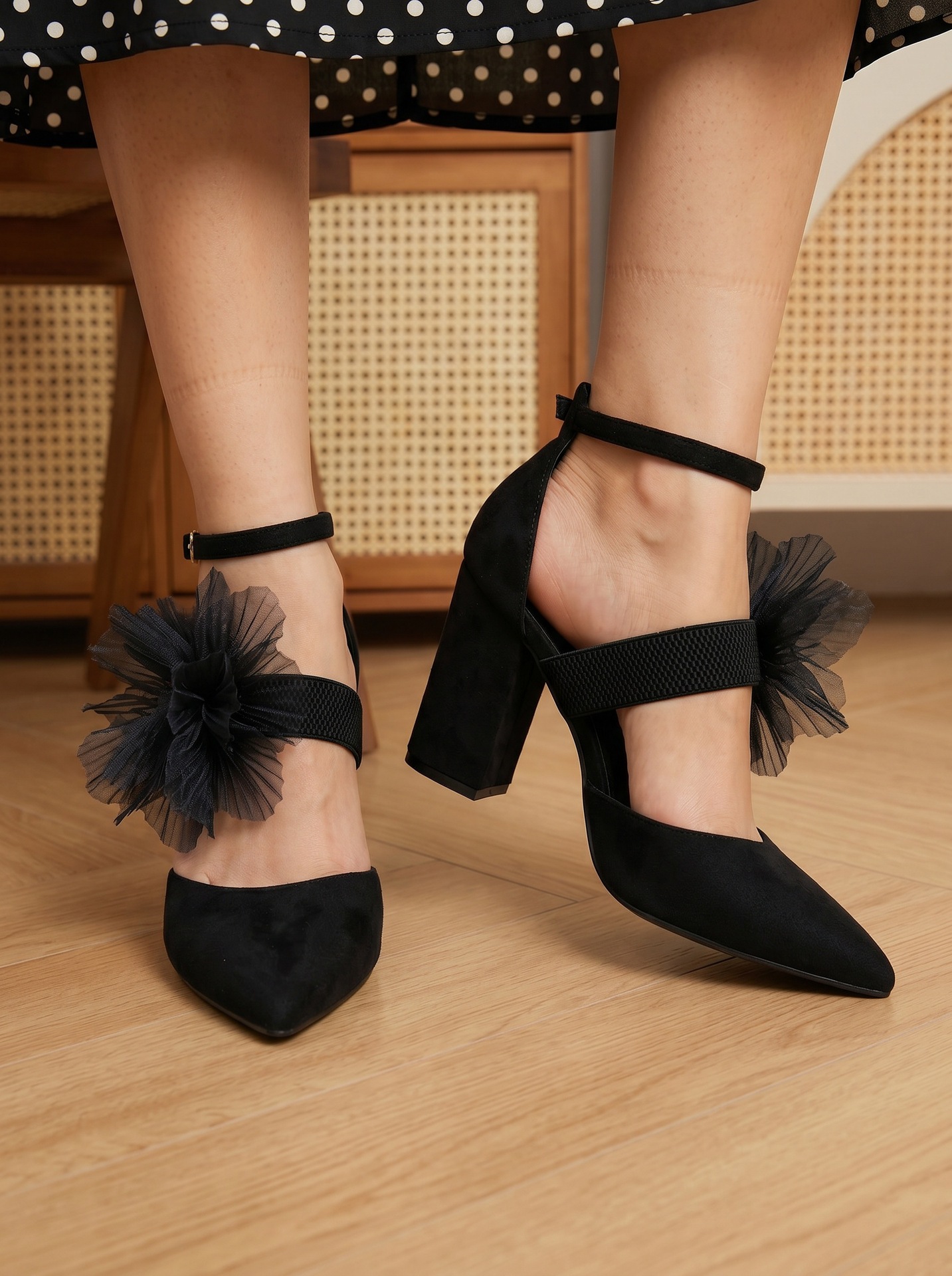 Black Mesh Flower Mid-Heel Pumps