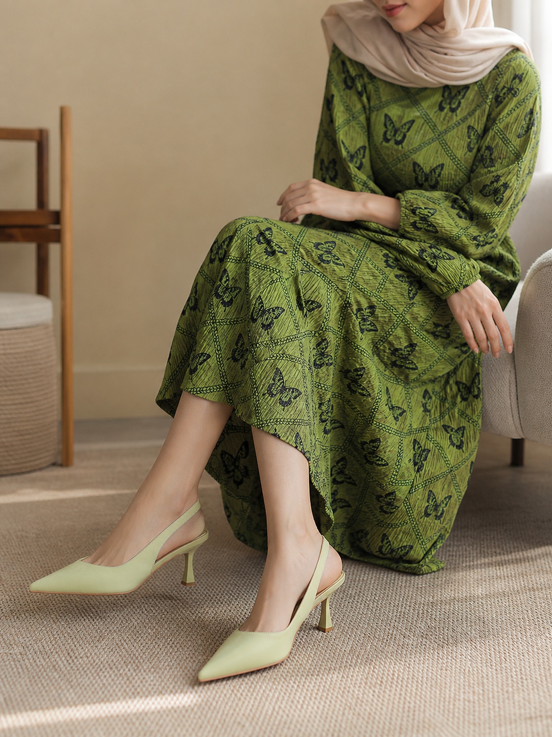 Light Green Pointed-Toe Slingback Kitten Heel Pumps
