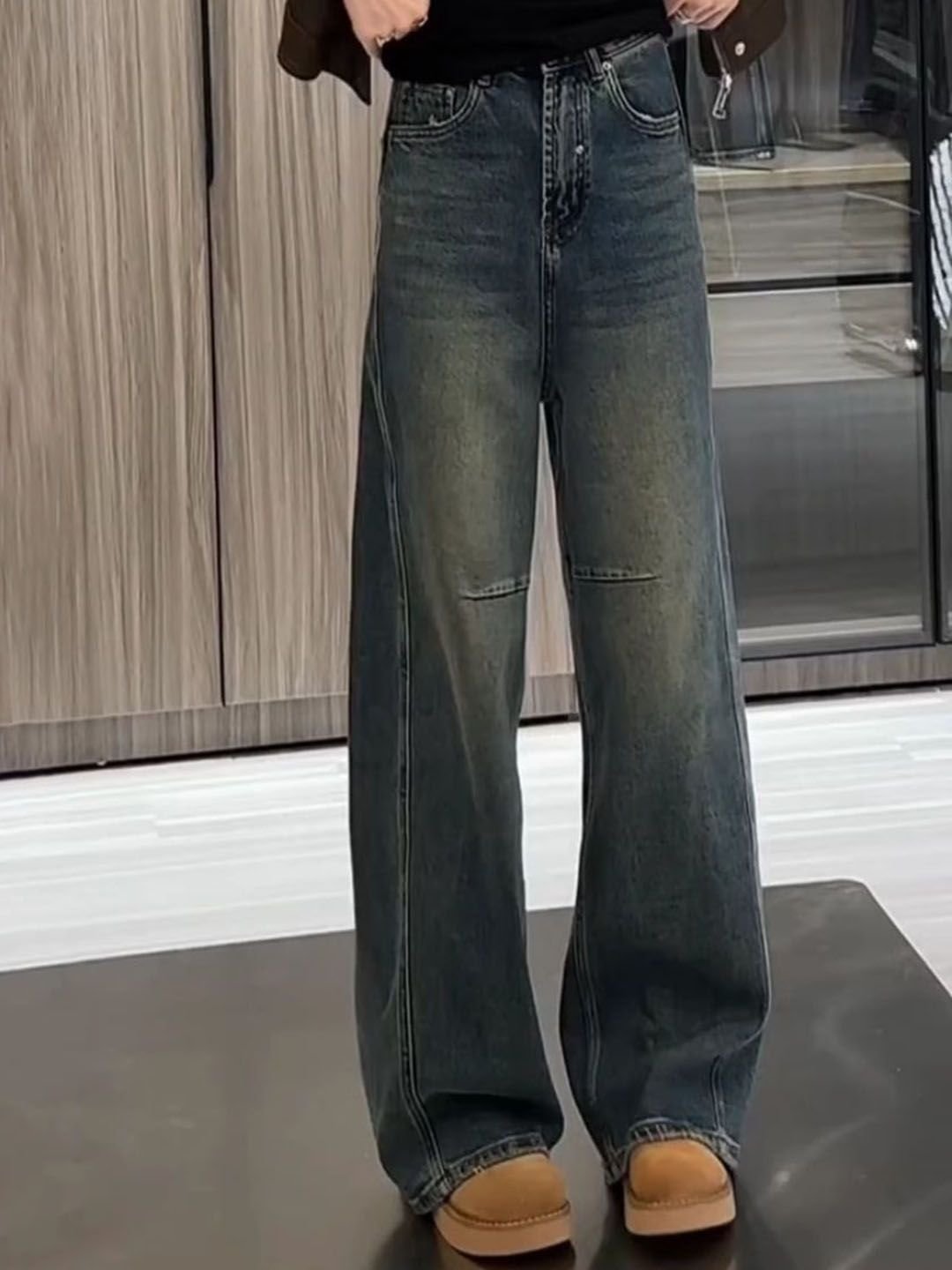 Mid-Rise Wide Leg Jeans in Vintage Blue