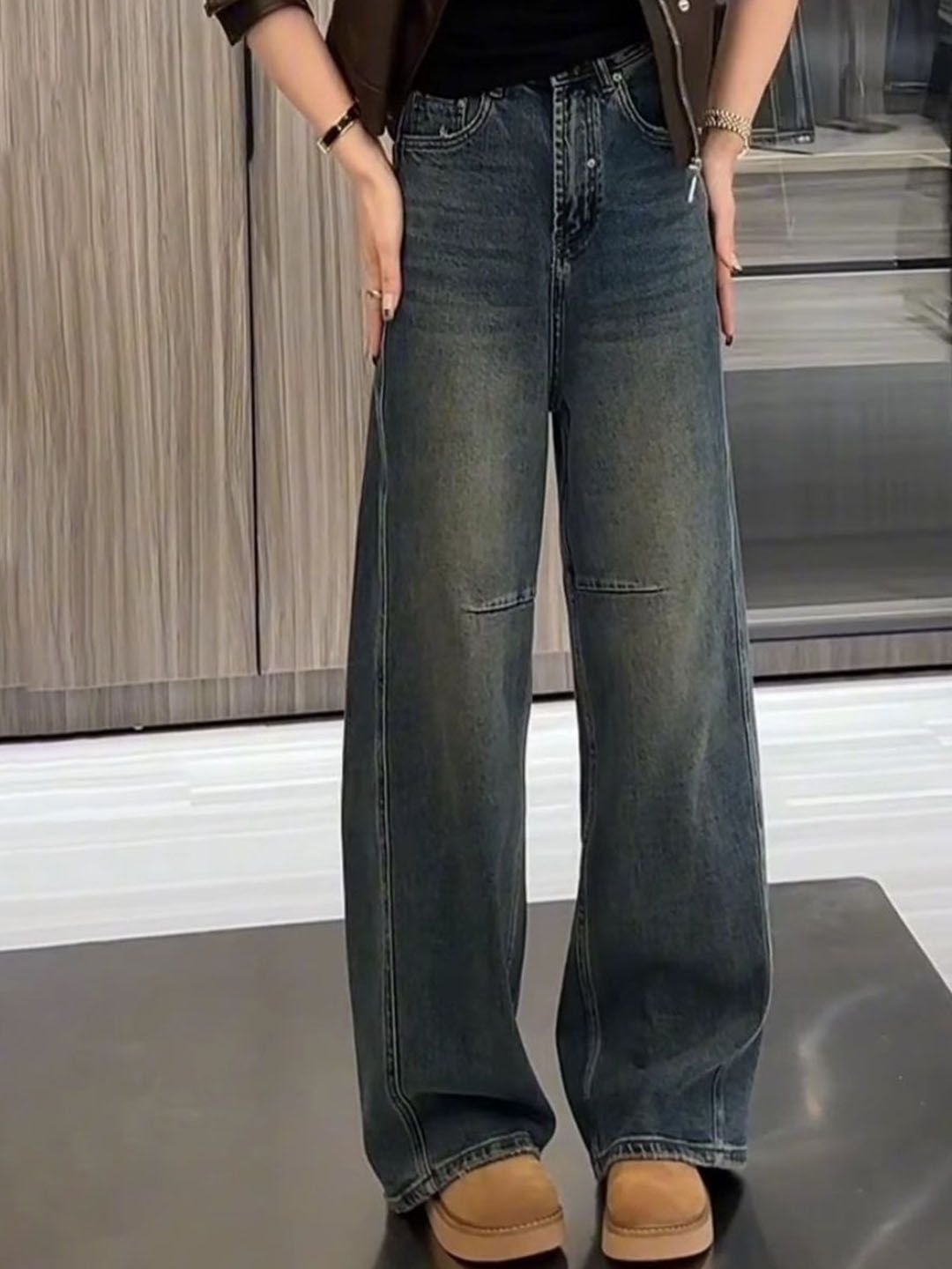 Mid-Rise Wide Leg Jeans in Vintage Blue