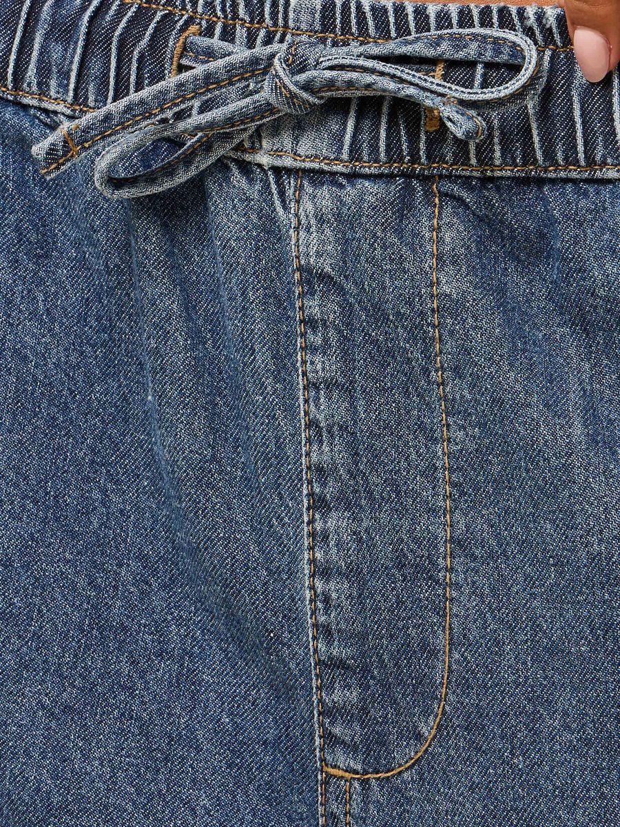 Mid-Rise Slouchy Jeans